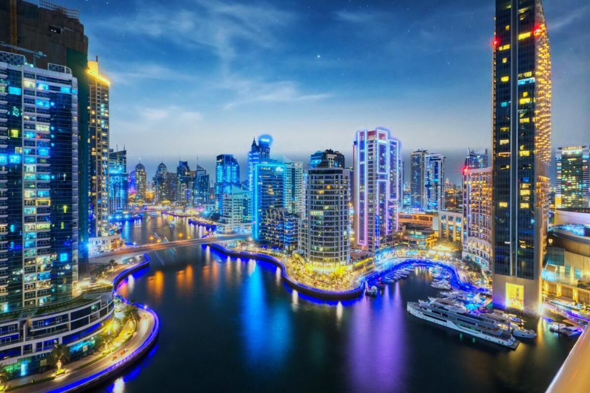 Waterfront Marina Views Sleeps 4 Near & Mall Dubai