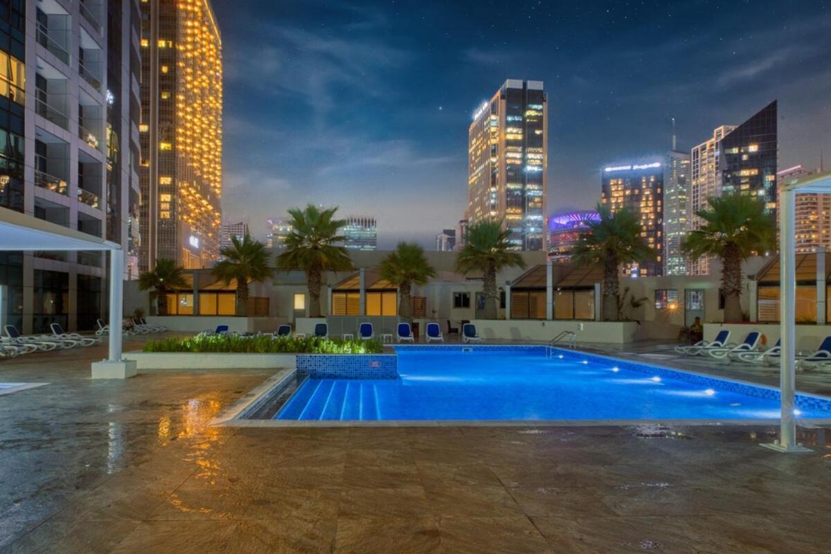 Waterfront Marina Views Sleeps 4 Near & Mall Apartment *