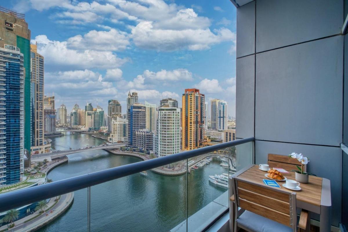 Apartment Waterfront Marina Views Sleeps 4 Near & Mall Dubai