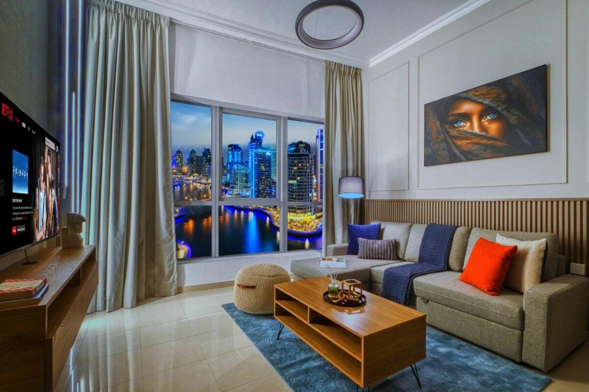 Waterfront Marina Views Sleeps 4 Near & Mall Dubai