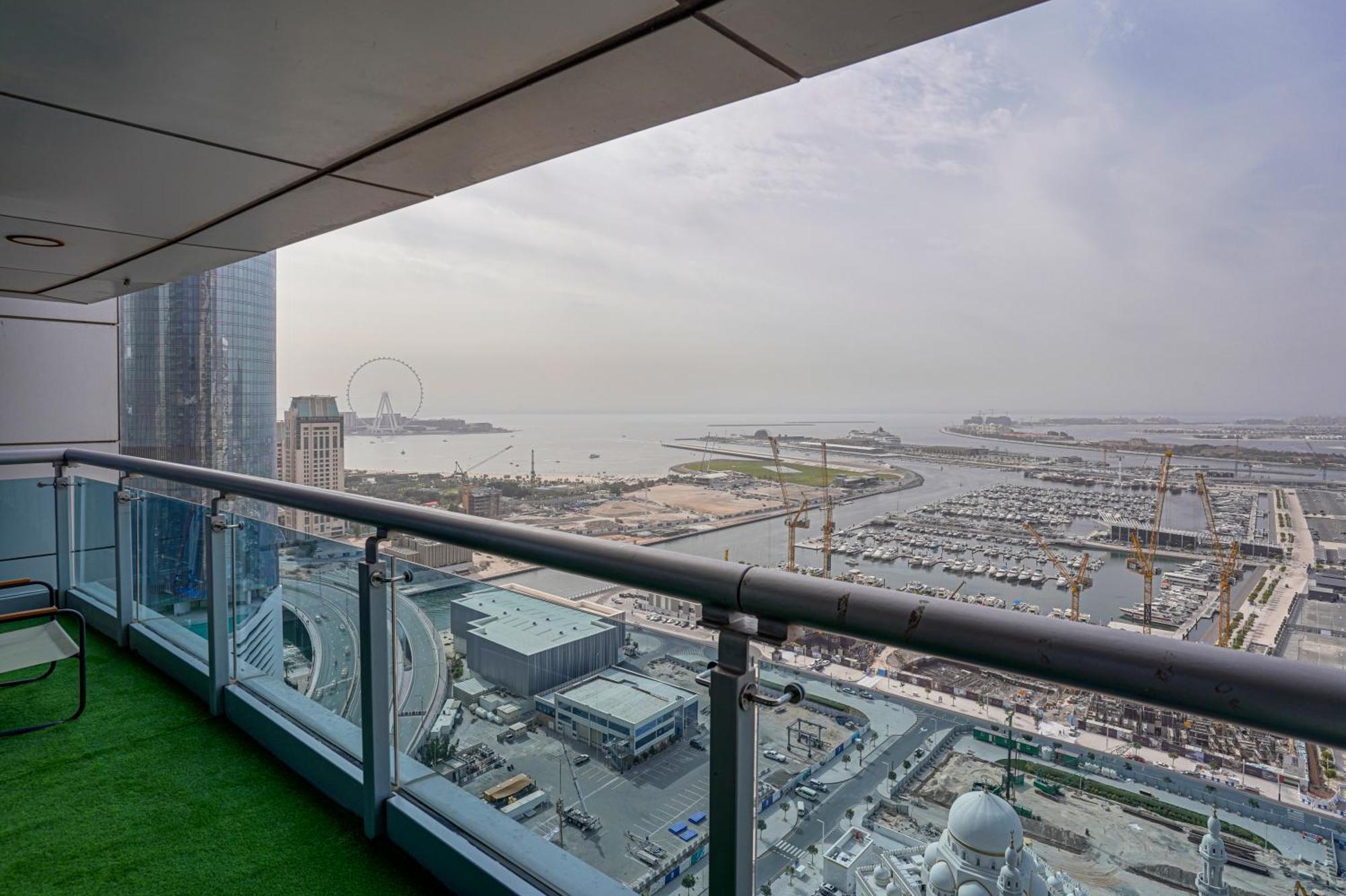 28 * Dubai