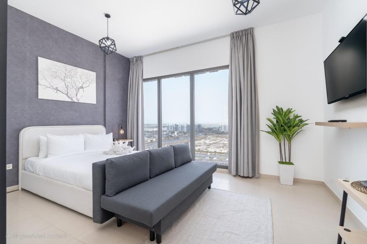Minimalist Studio Perfect For 4 In Town Square! *