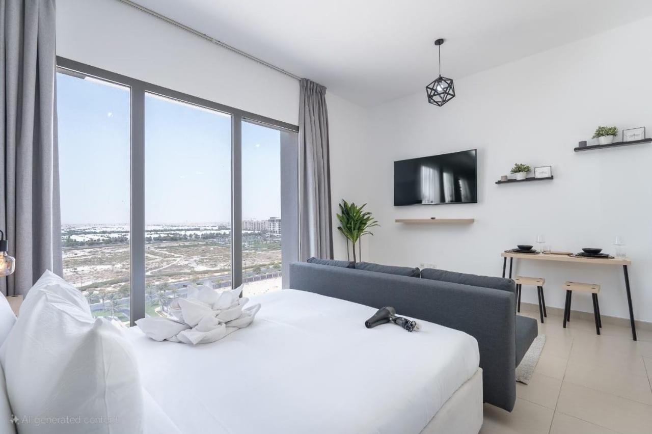 Minimalist Studio Perfect For 4 In Town Square! *