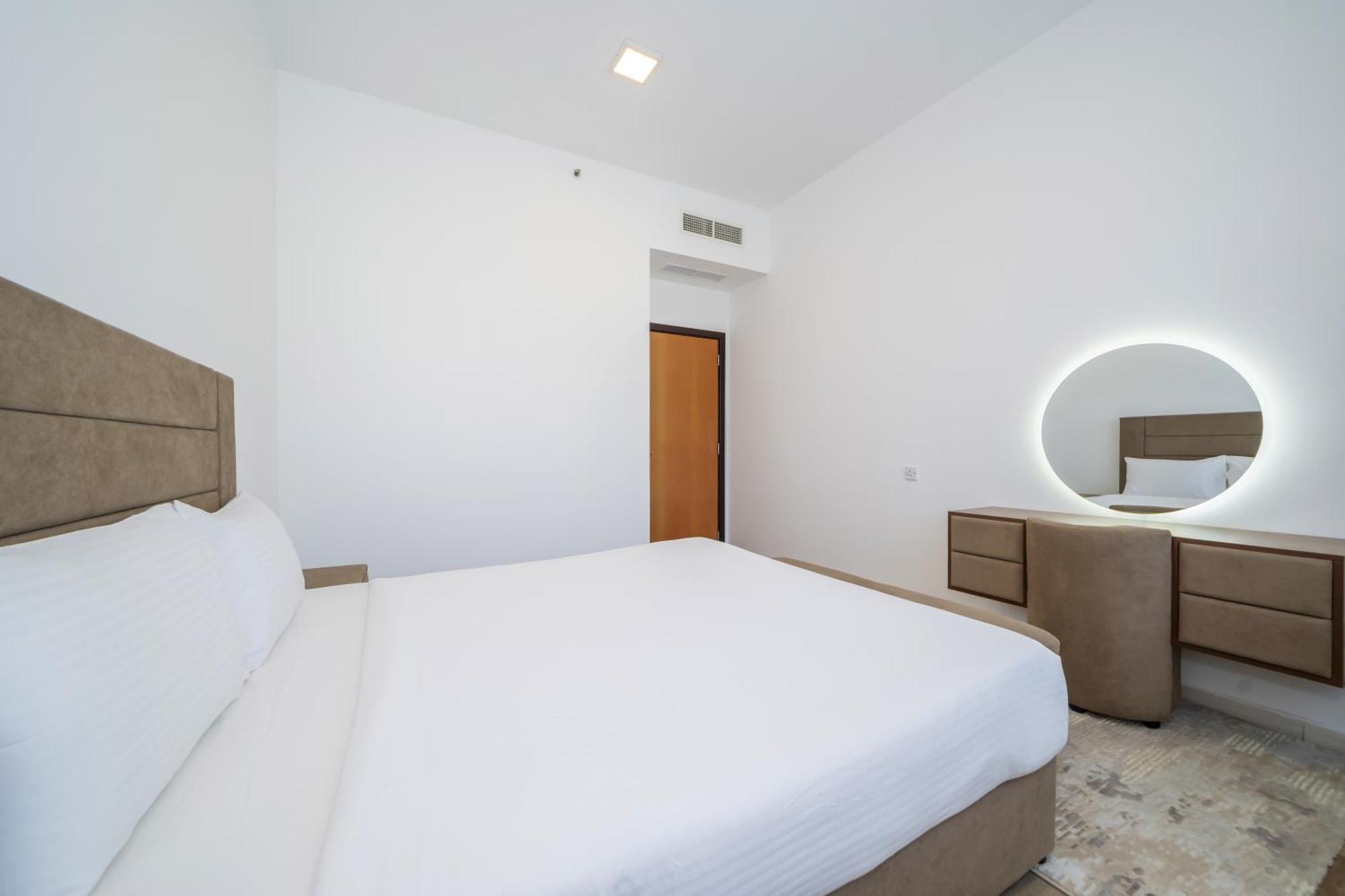 Villa Spacious 4-br In Horizon Tower, Marina