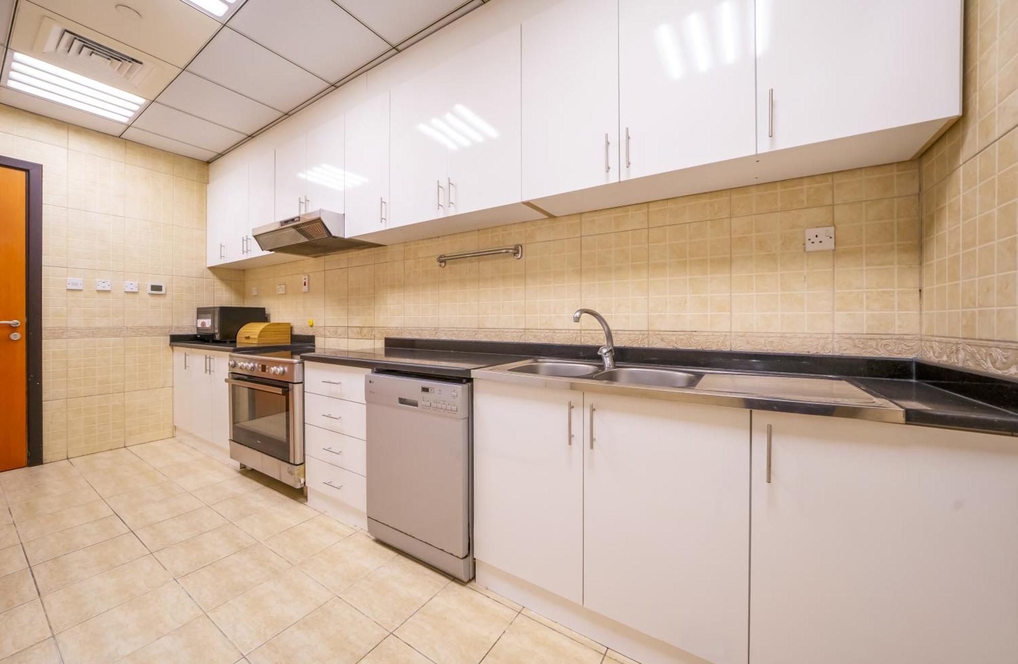 Villa Spacious 4-br In Horizon Tower, Marina