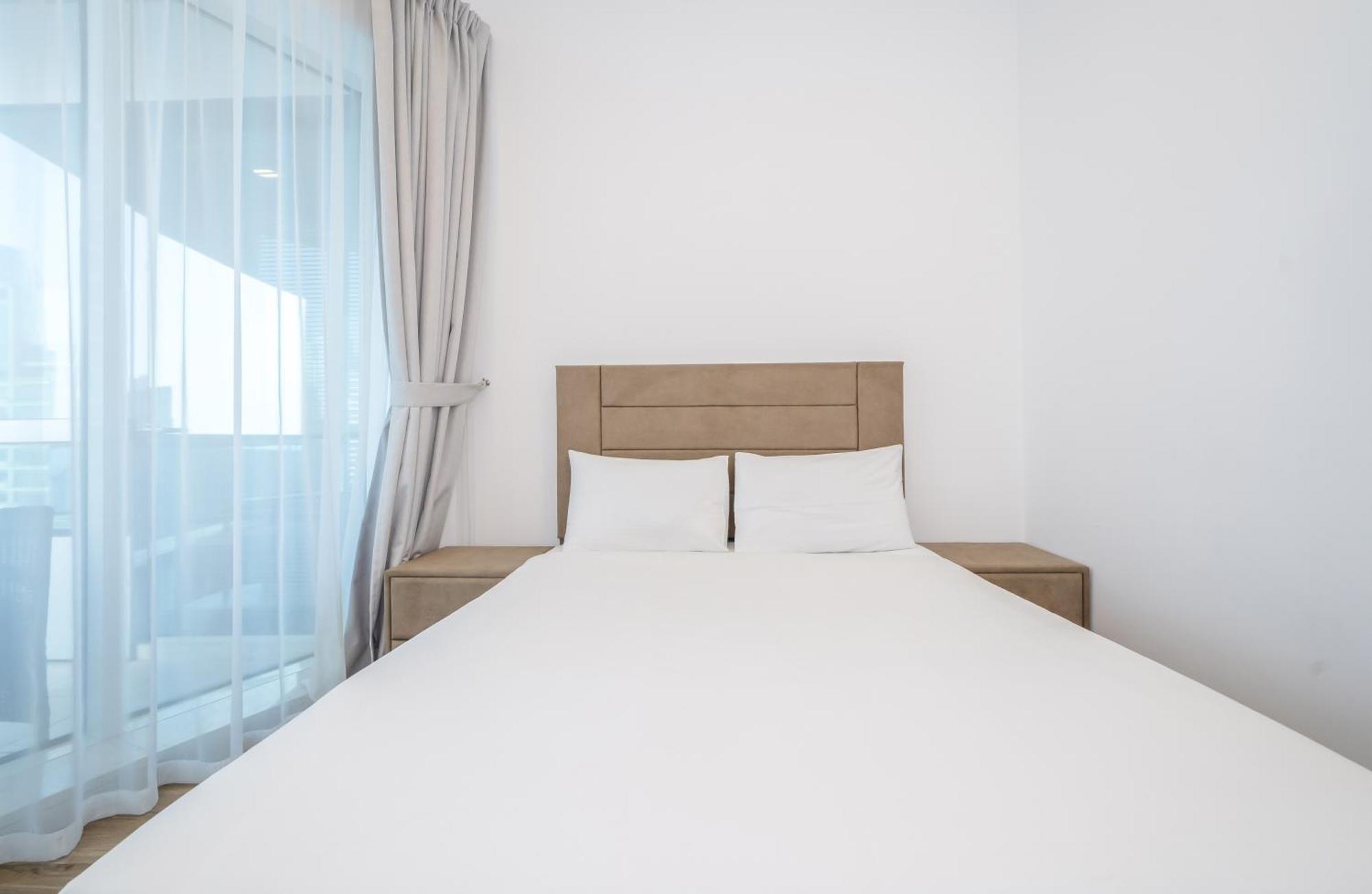 Spacious 4-br In Horizon Tower, Marina