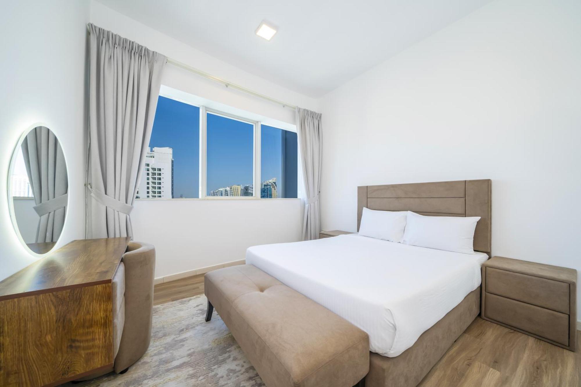 Spacious 4-br In Horizon Tower, Marina Villa