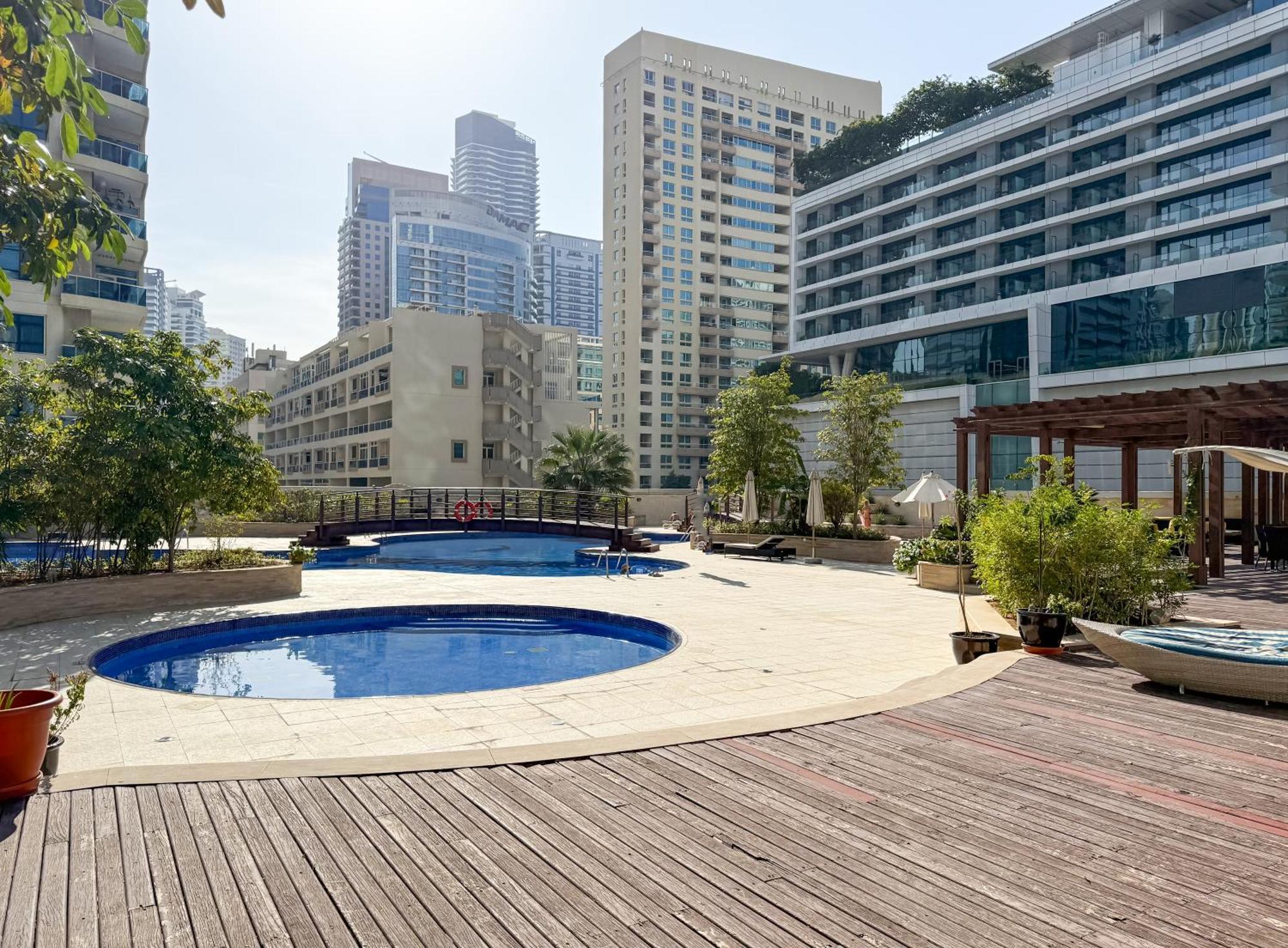 Villa Spacious 4-br In Horizon Tower, Marina *