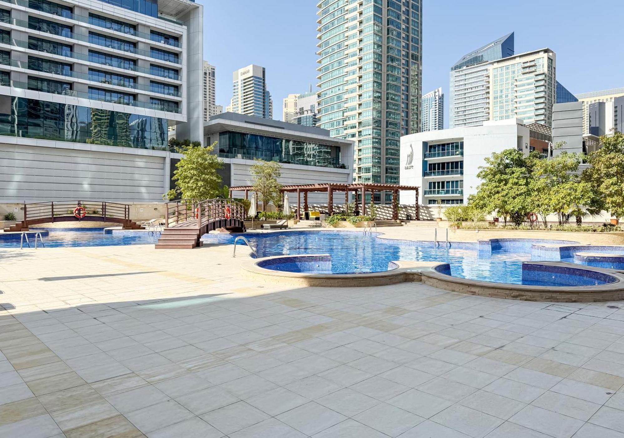 Villa Spacious 4-br In Horizon Tower, Marina *