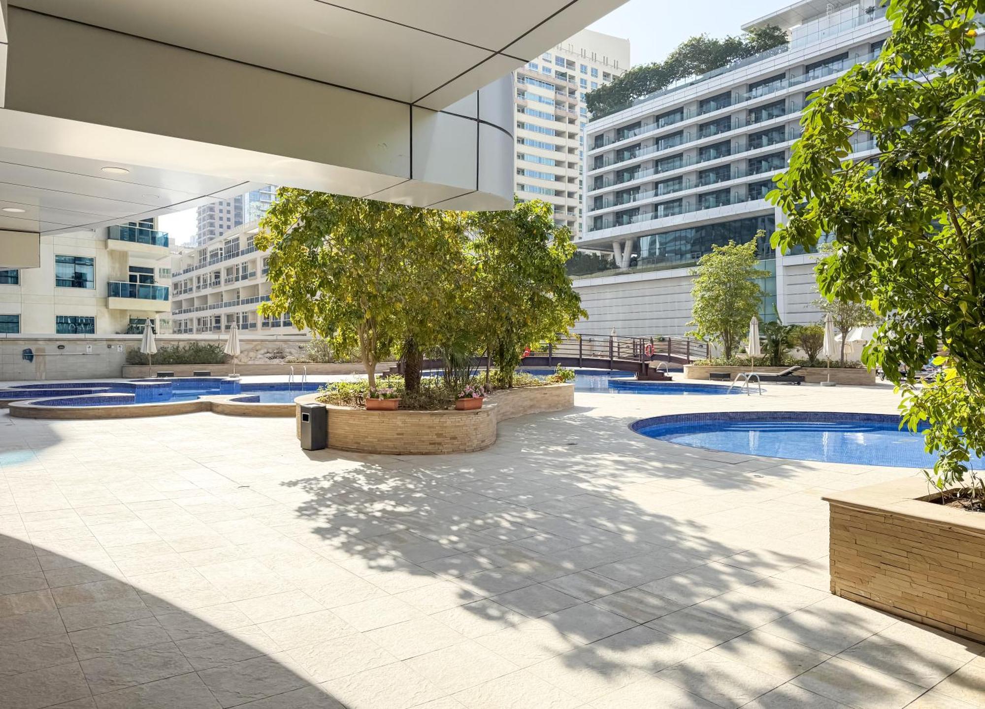 Spacious 4-br In Horizon Tower, Marina Villa