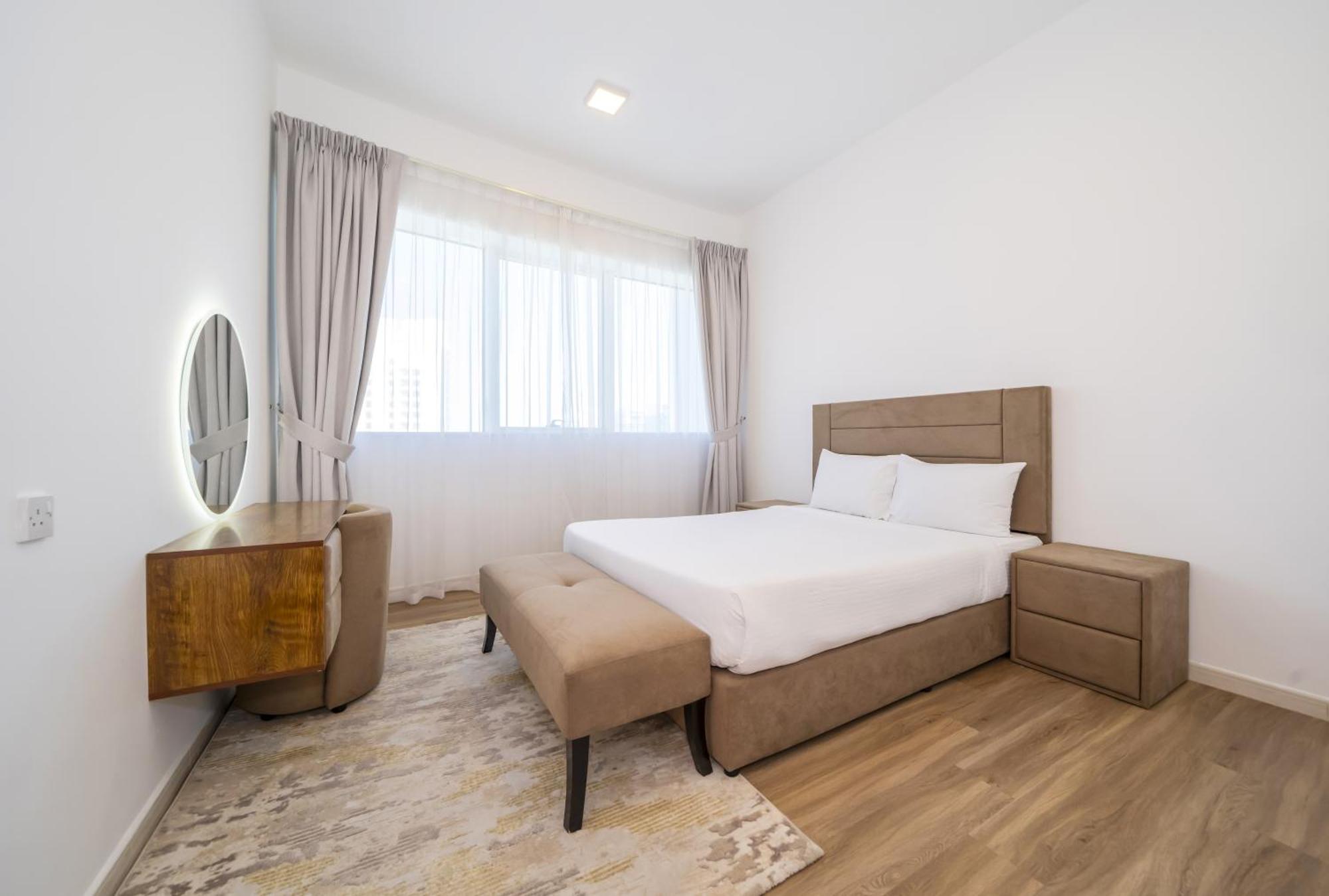 Villa Spacious 4-br In Horizon Tower, Marina Dubai