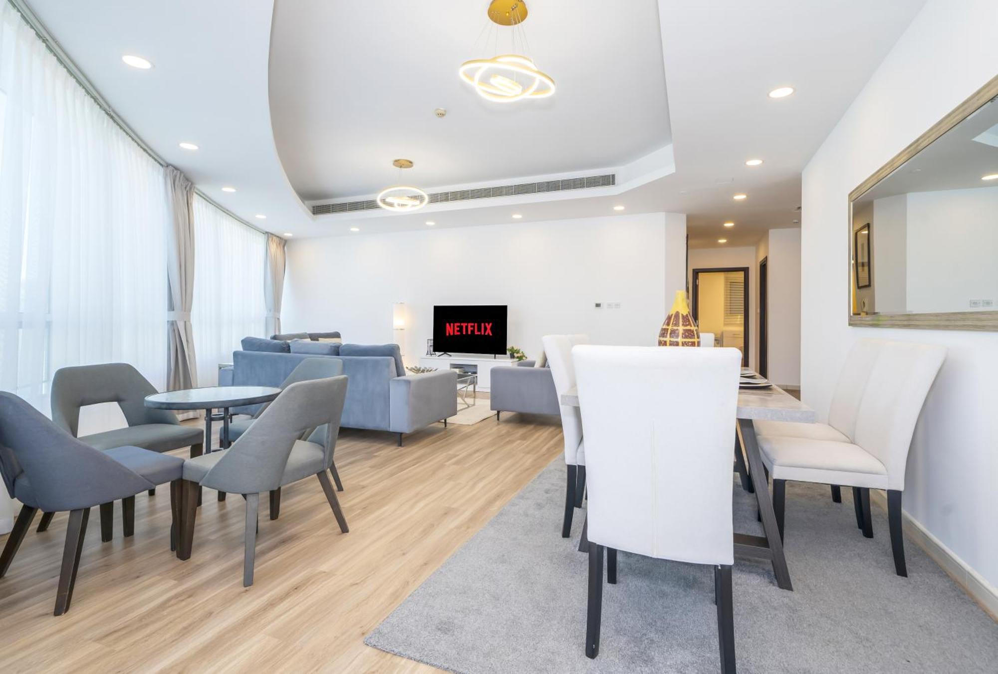 Spacious 4-br In Horizon Tower, Marina