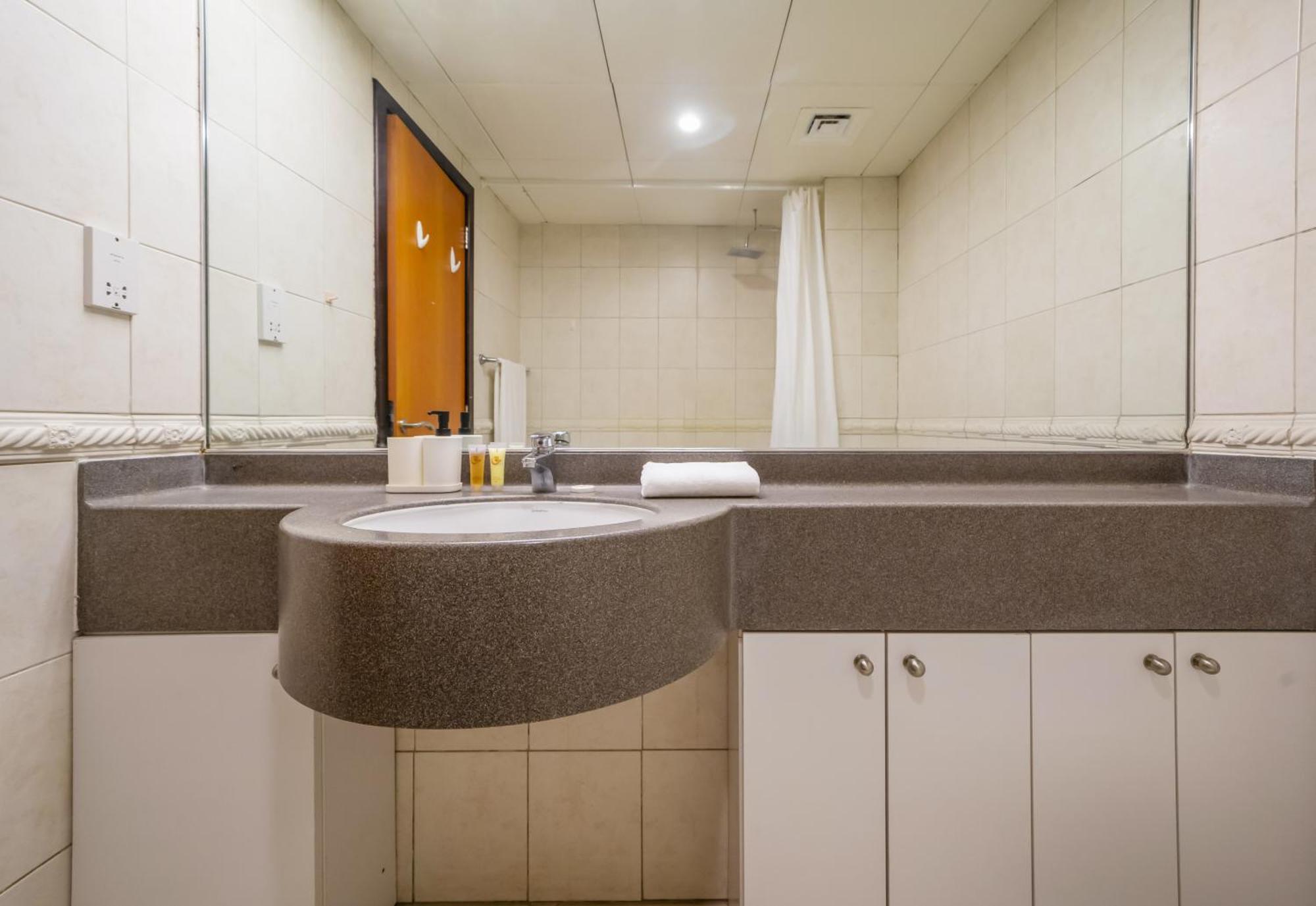 Spacious 4-br In Horizon Tower, Marina *