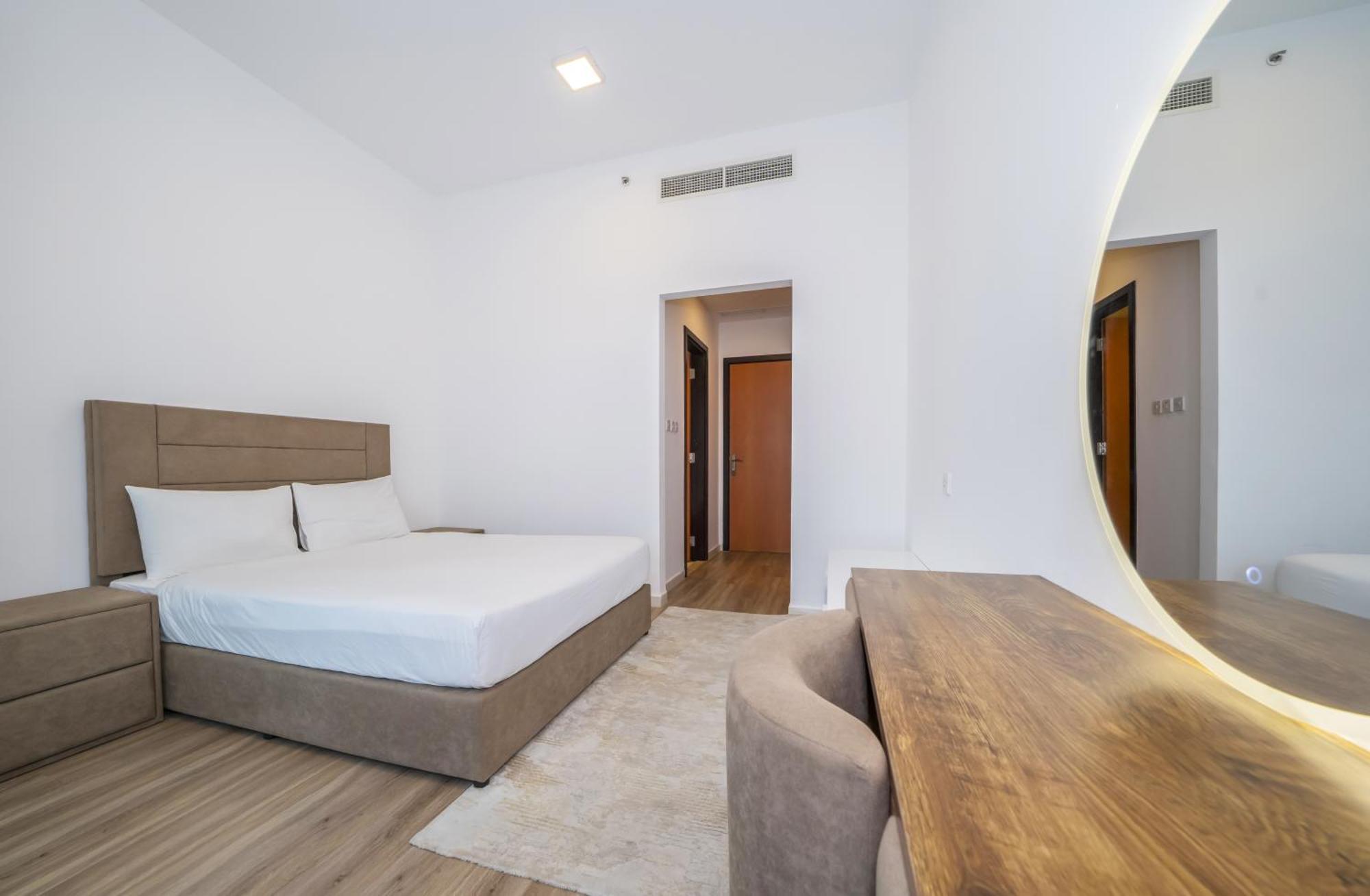 Spacious 4-br In Horizon Tower, Marina Villa