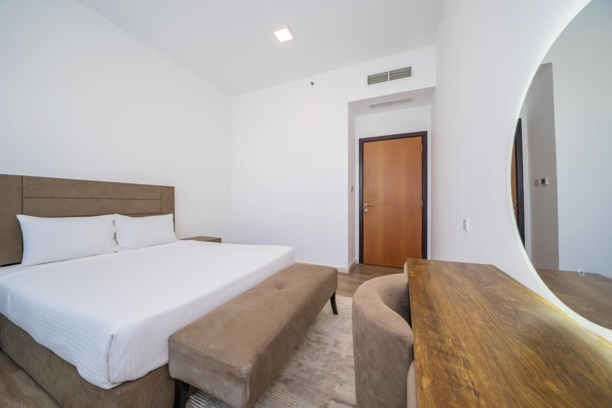 Spacious 4-br In Horizon Tower, Marina *