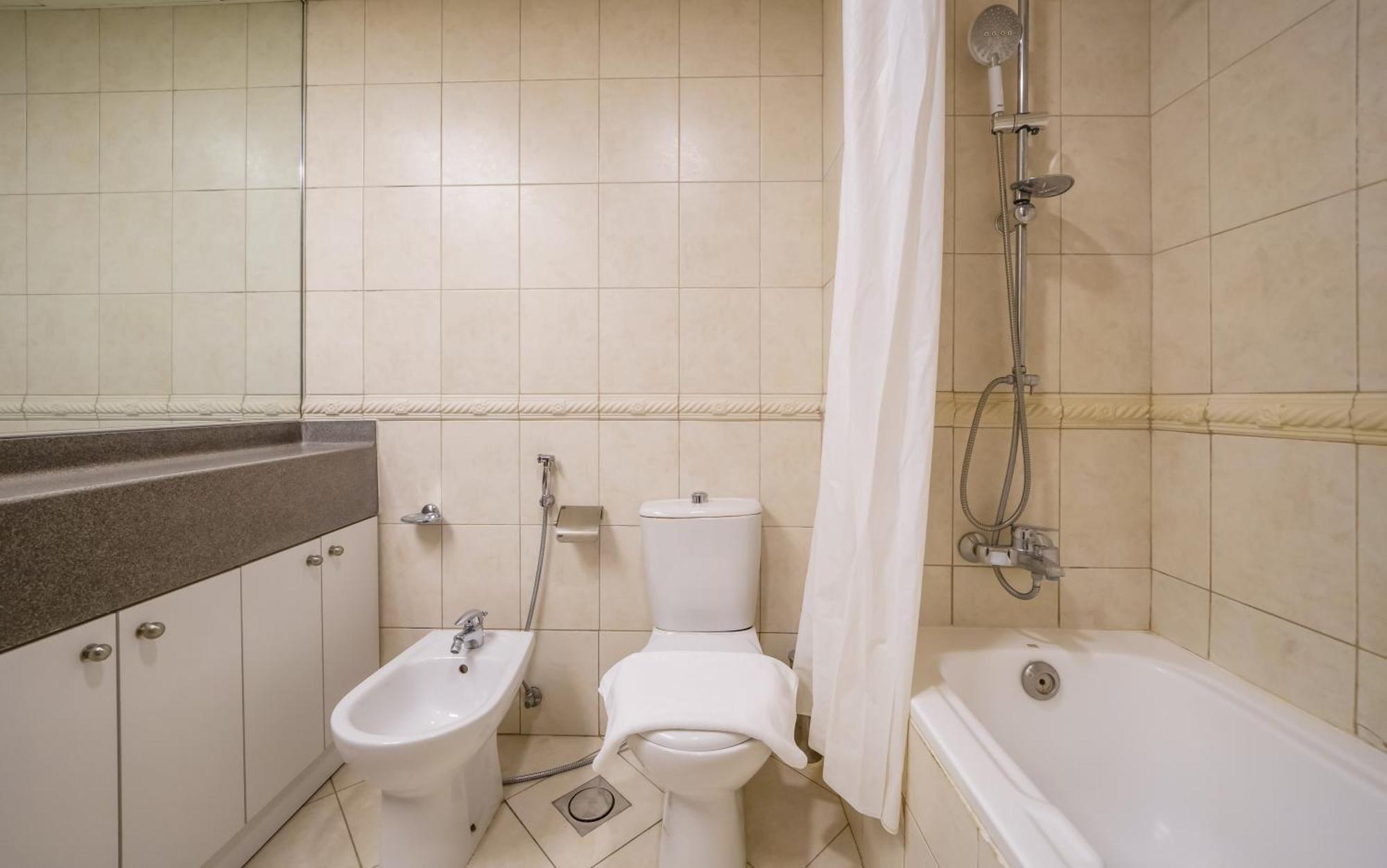 Spacious 4-br In Horizon Tower, Marina Dubai