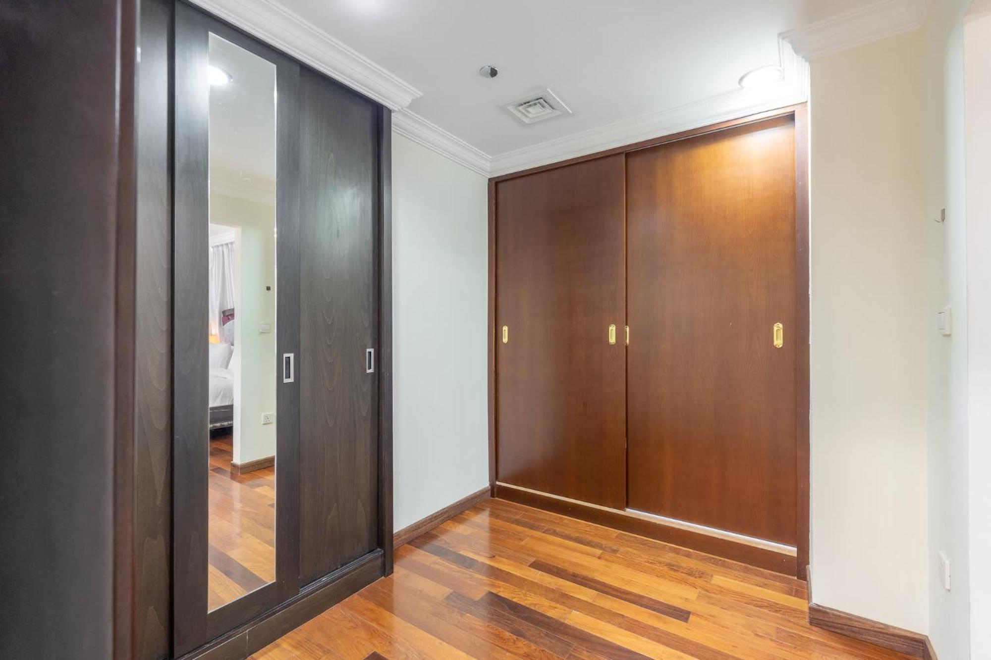 Apartment 5 Bedroom Flat In Jbr Near The And Sleeps 9