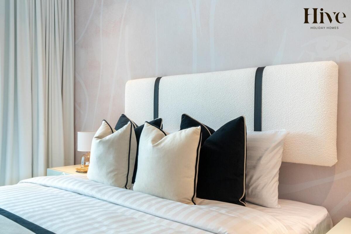 Luxury 1 Bed With Burj Khalifa Views Dubai