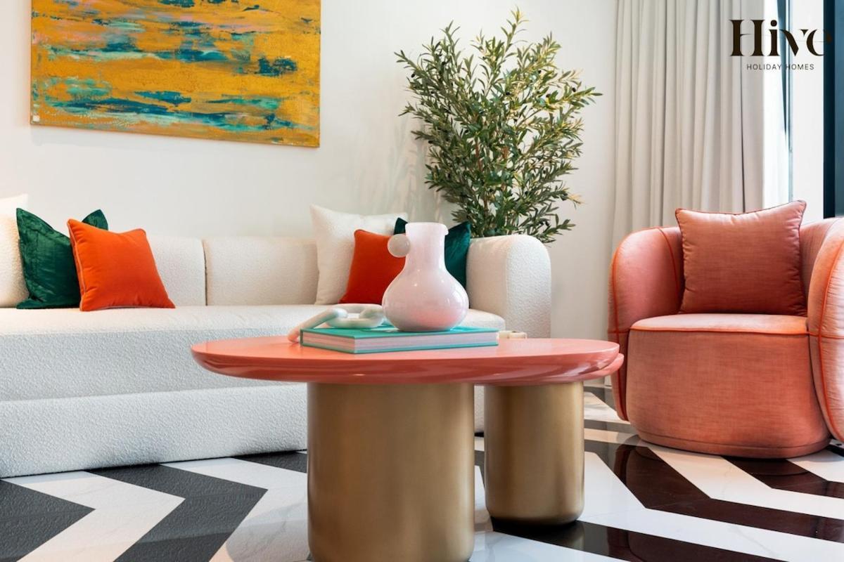 Luxury 1 Bed With Burj Khalifa Views *