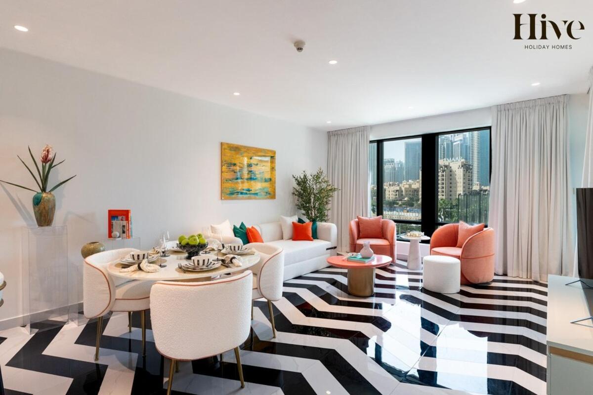 Luxury 1 Bed With Burj Khalifa Views Apartment *