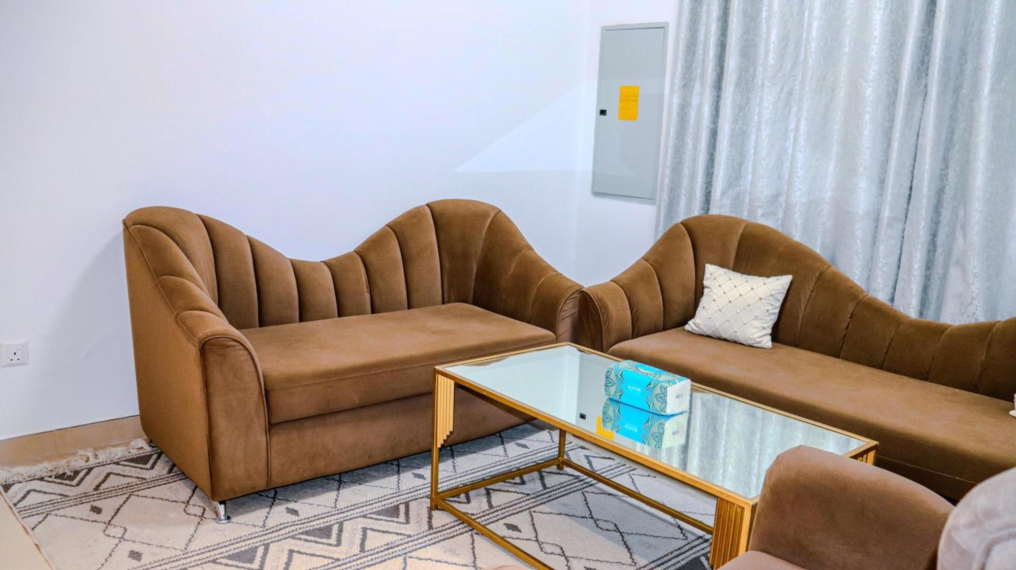 Chic 1-bedroom Hall With Wi-fi