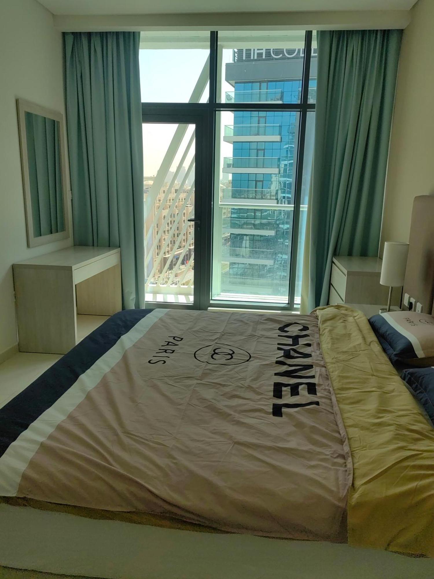 7 Palm Jumeirah One Bedroom * Dubai