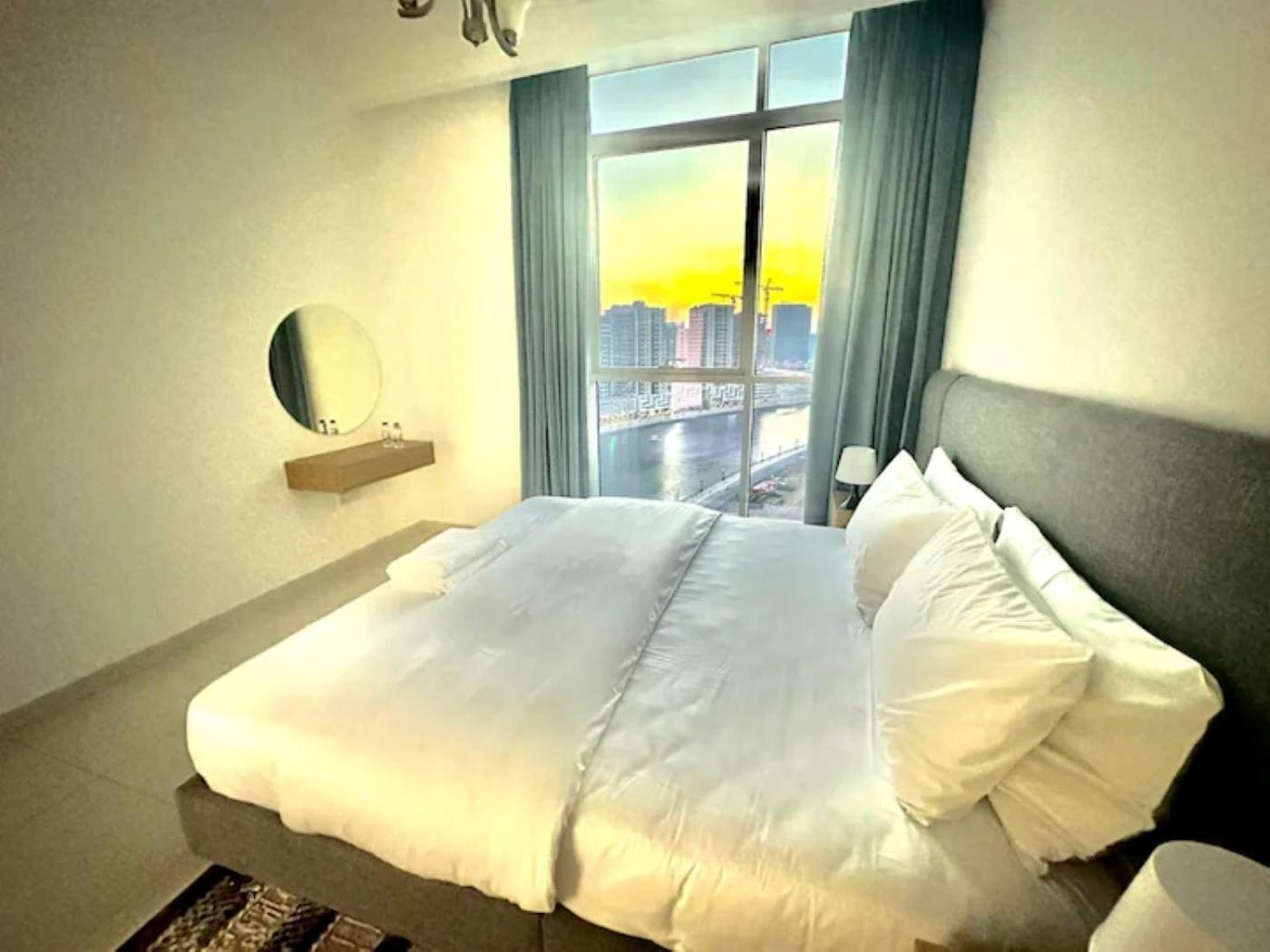 Majestic Tower Apartment *