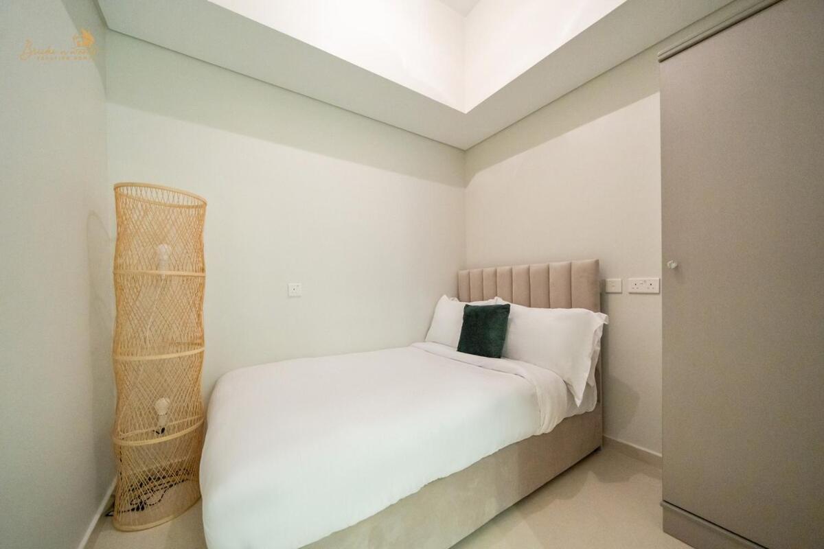 Elegant Sunset View 3bhk 7pax Holiday home Dubai