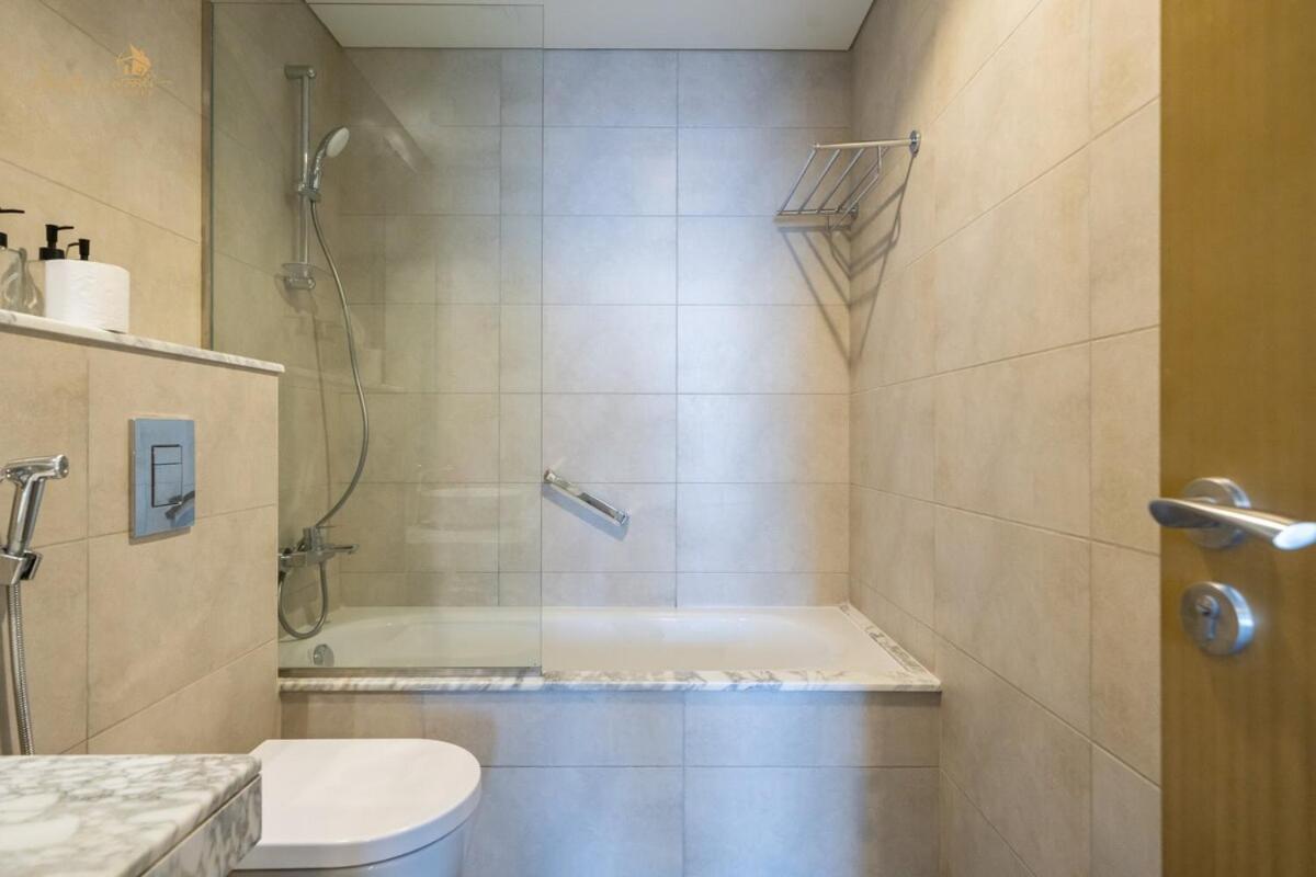 Elegant Sunset View 3bhk 7pax Dubai