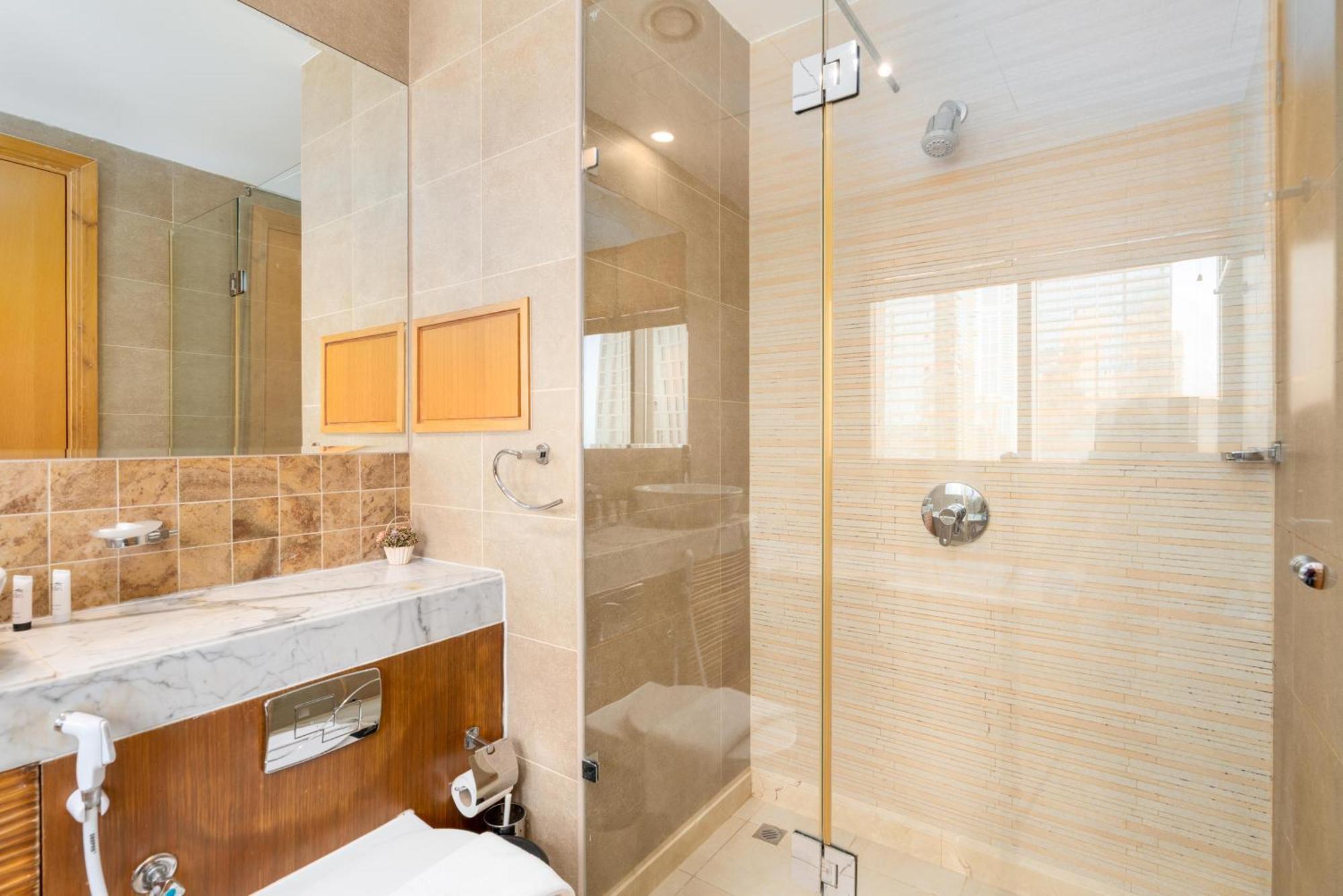 Vacay Lettings - 2bhk With Marina View Dubai
