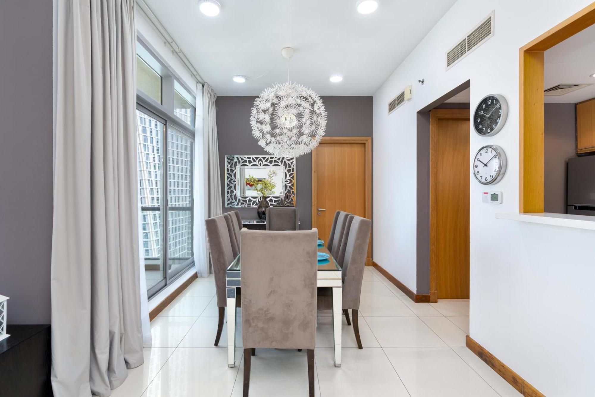 Apartment Vacay Lettings - 2bhk With Marina View Dubai