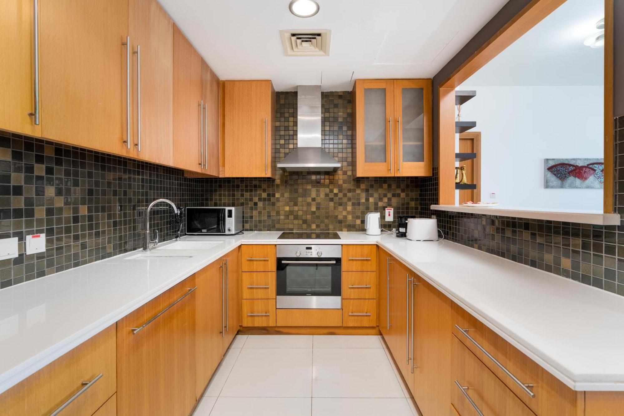 Vacay Lettings - 2bhk With Marina View Apartment