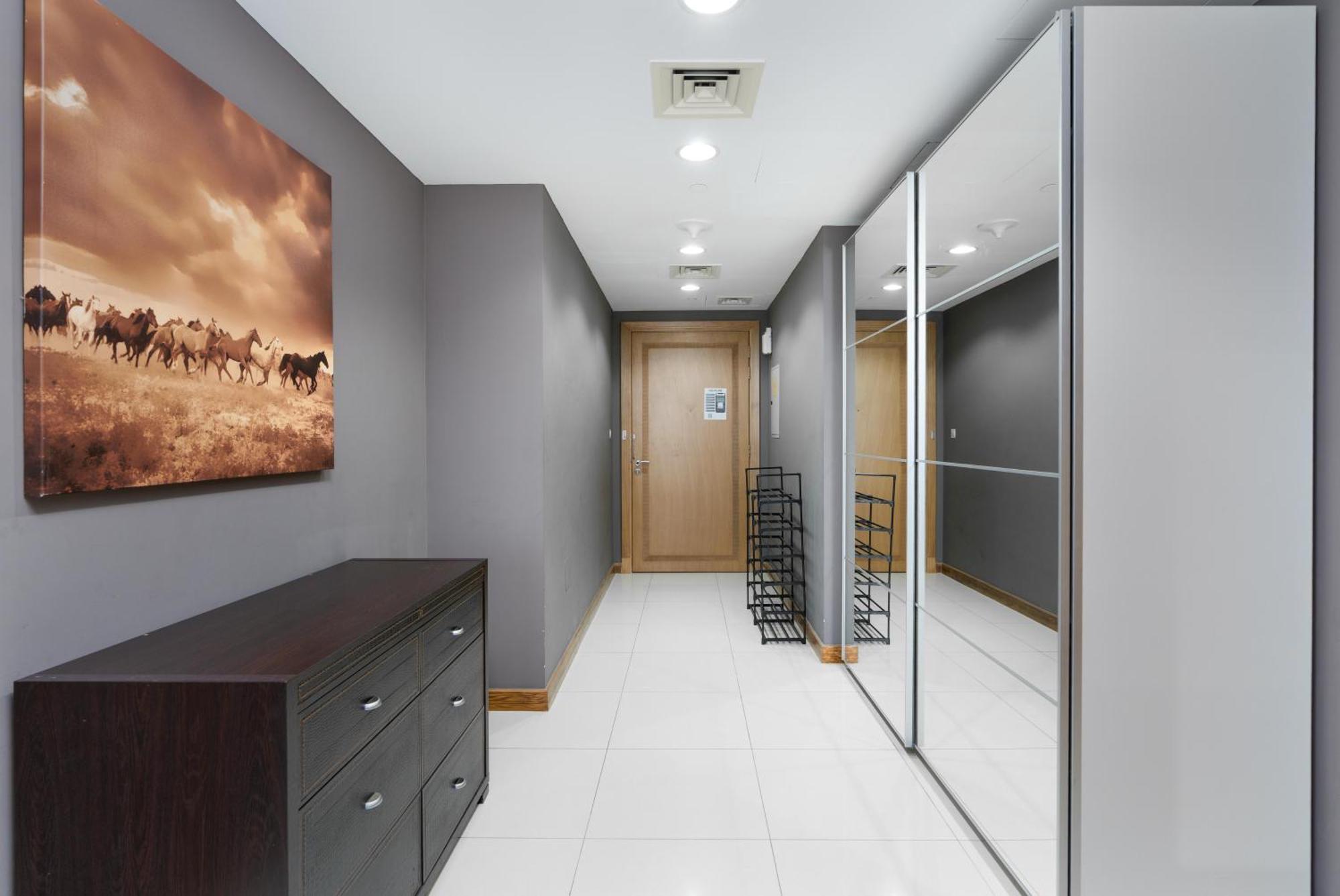 Vacay Lettings - 2bhk With Marina View Apartment *