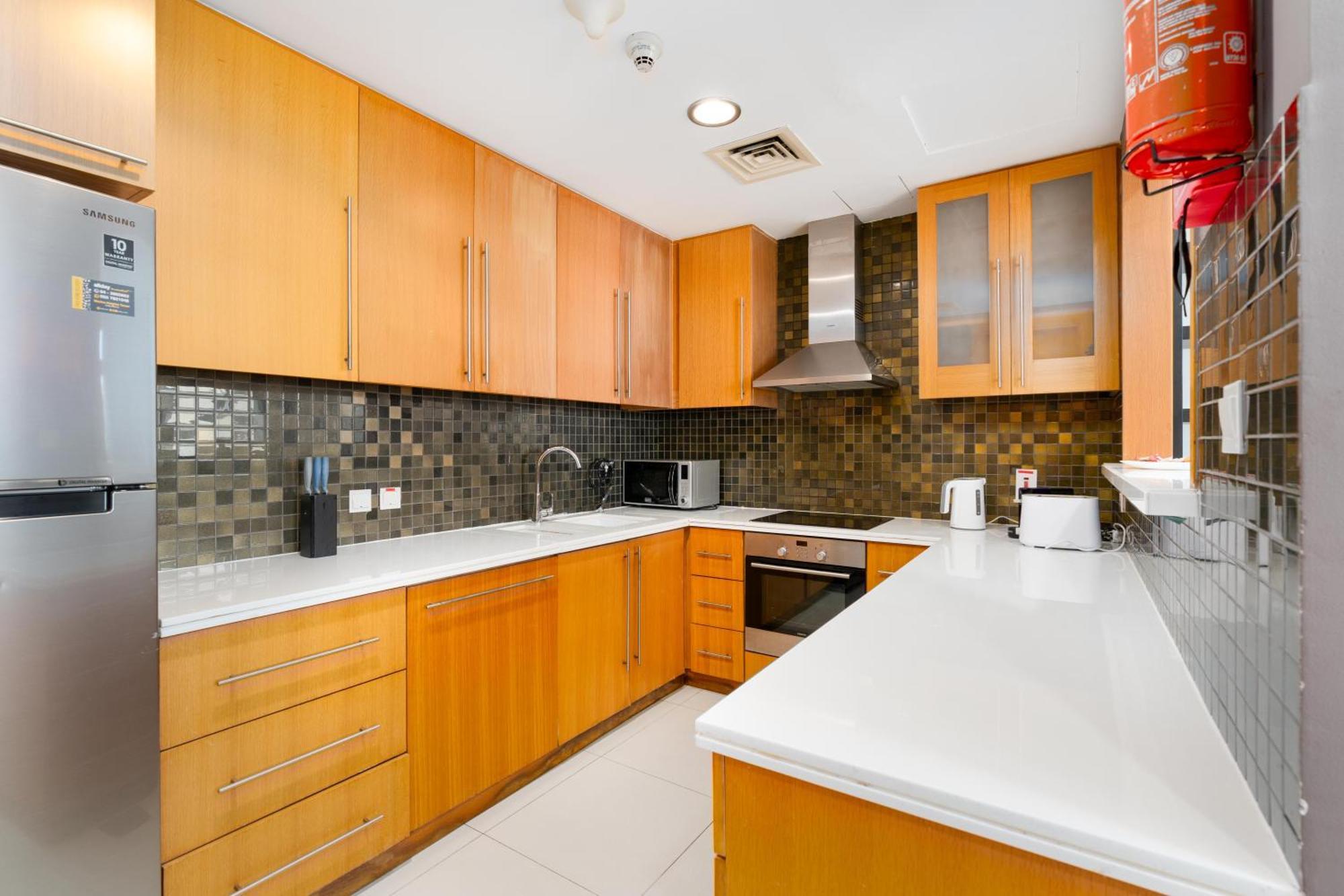 Vacay Lettings - 2bhk With Marina View Apartment *