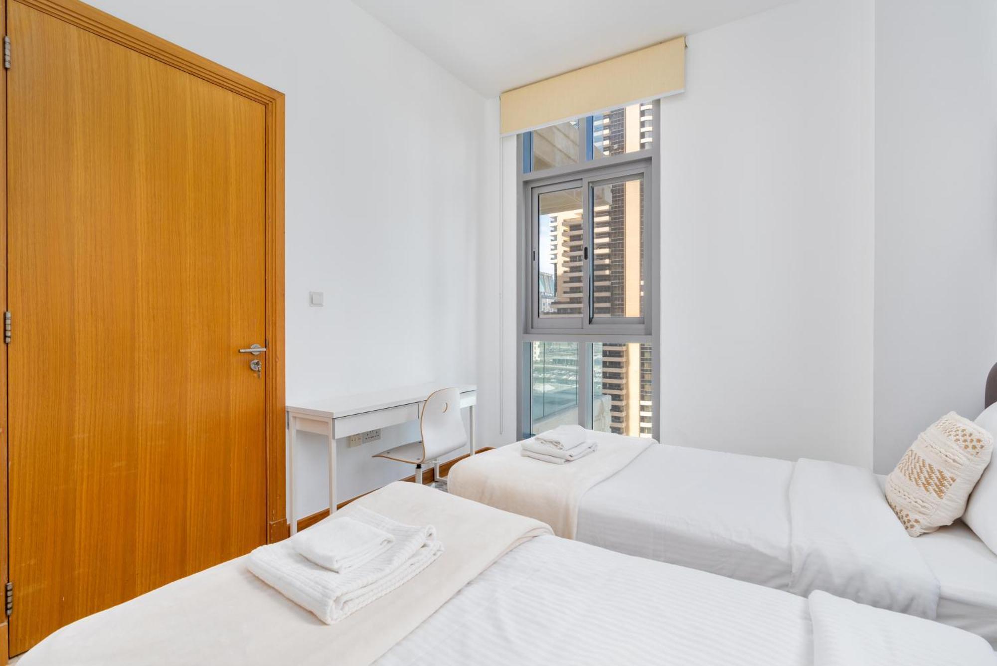 Vacay Lettings - 2bhk With Marina View Apartment *