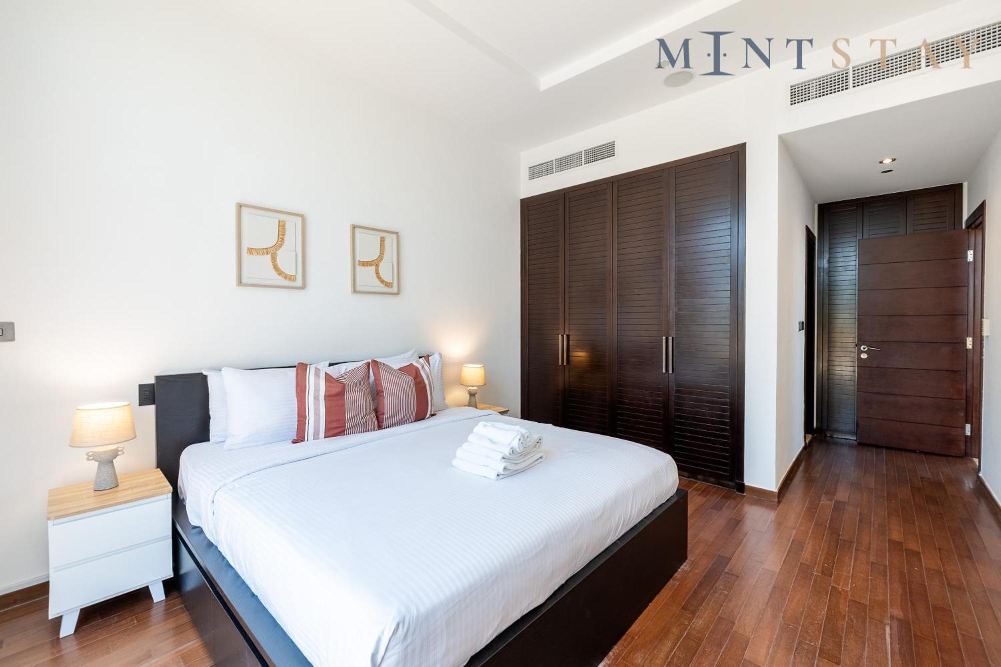 Tiara Residences, Palm Jumeirah - Mint Apartment