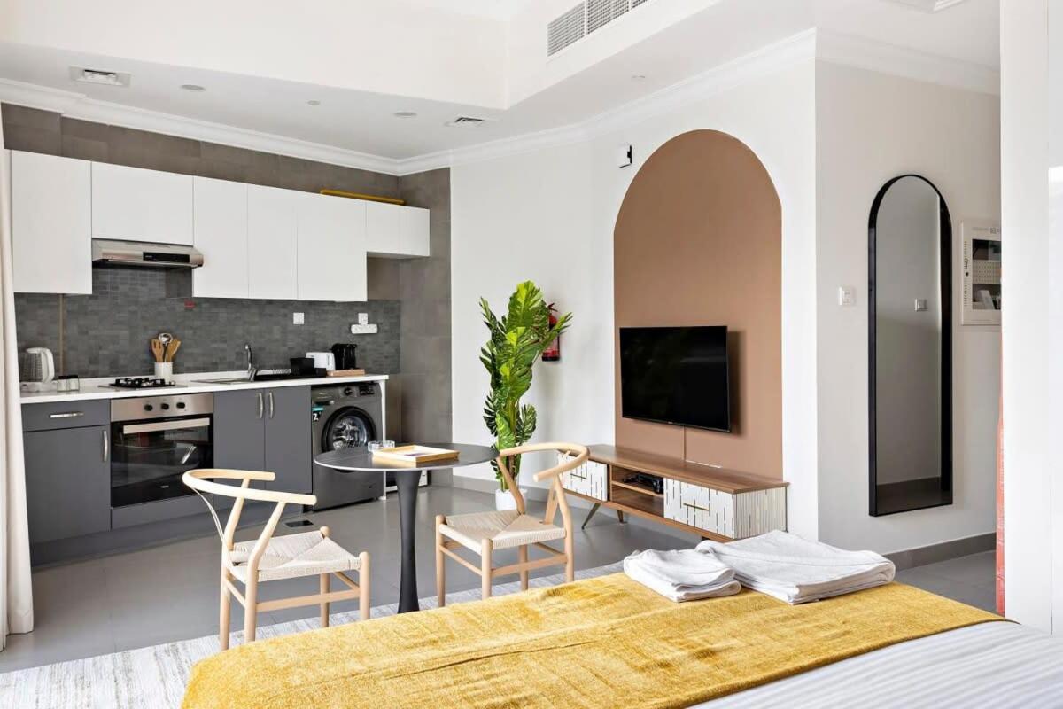 Apartment Silkhaus Aesthetic In Art Gardens With Gym & Pool Access