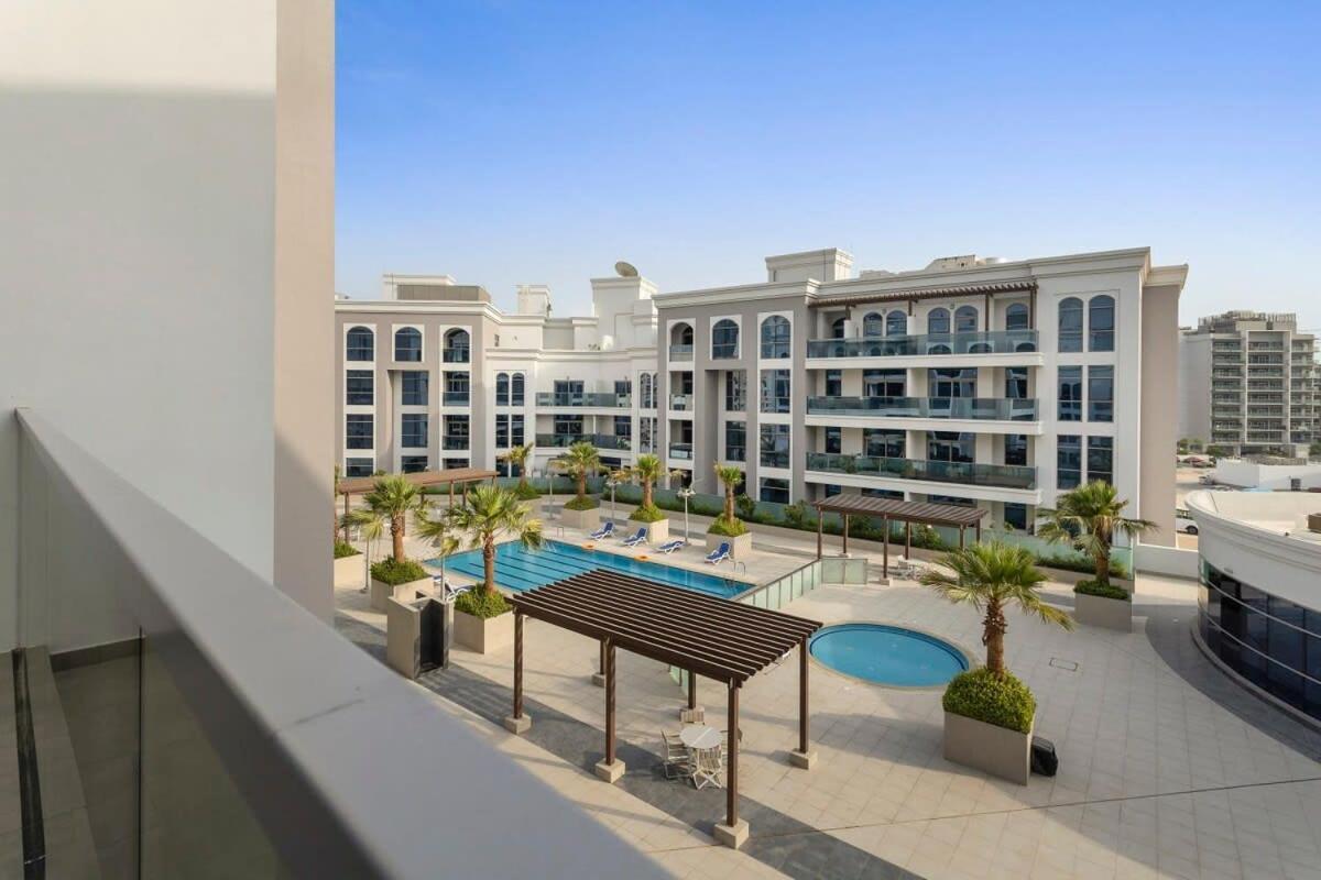 Silkhaus Aesthetic In Art Gardens With Gym & Pool Access *