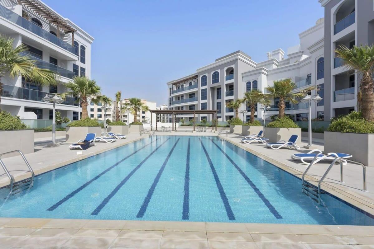 Silkhaus Aesthetic In Art Gardens With Gym & Pool Access