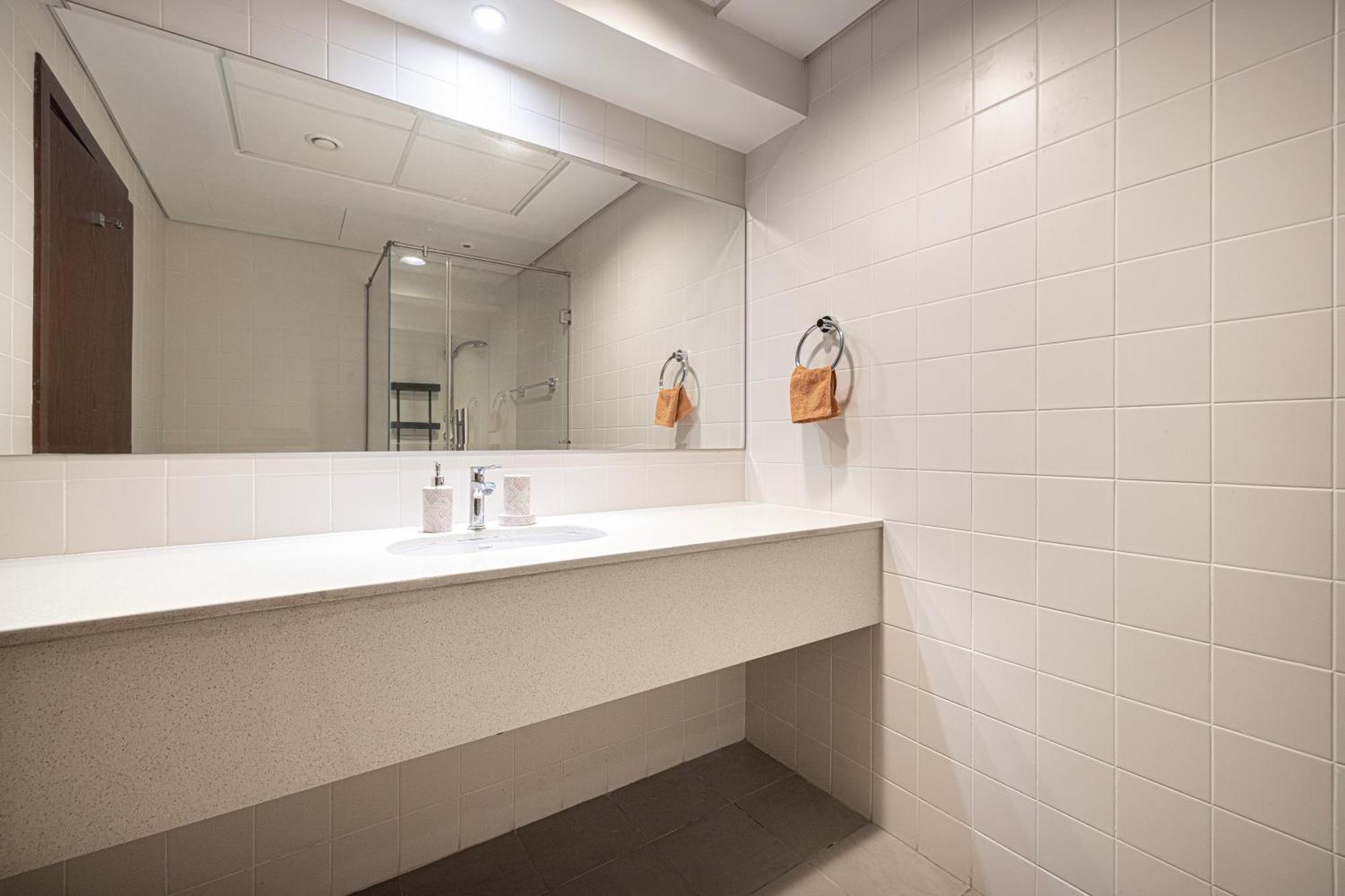Koyo In The Heart Of Jbr - 3bdr Apartment