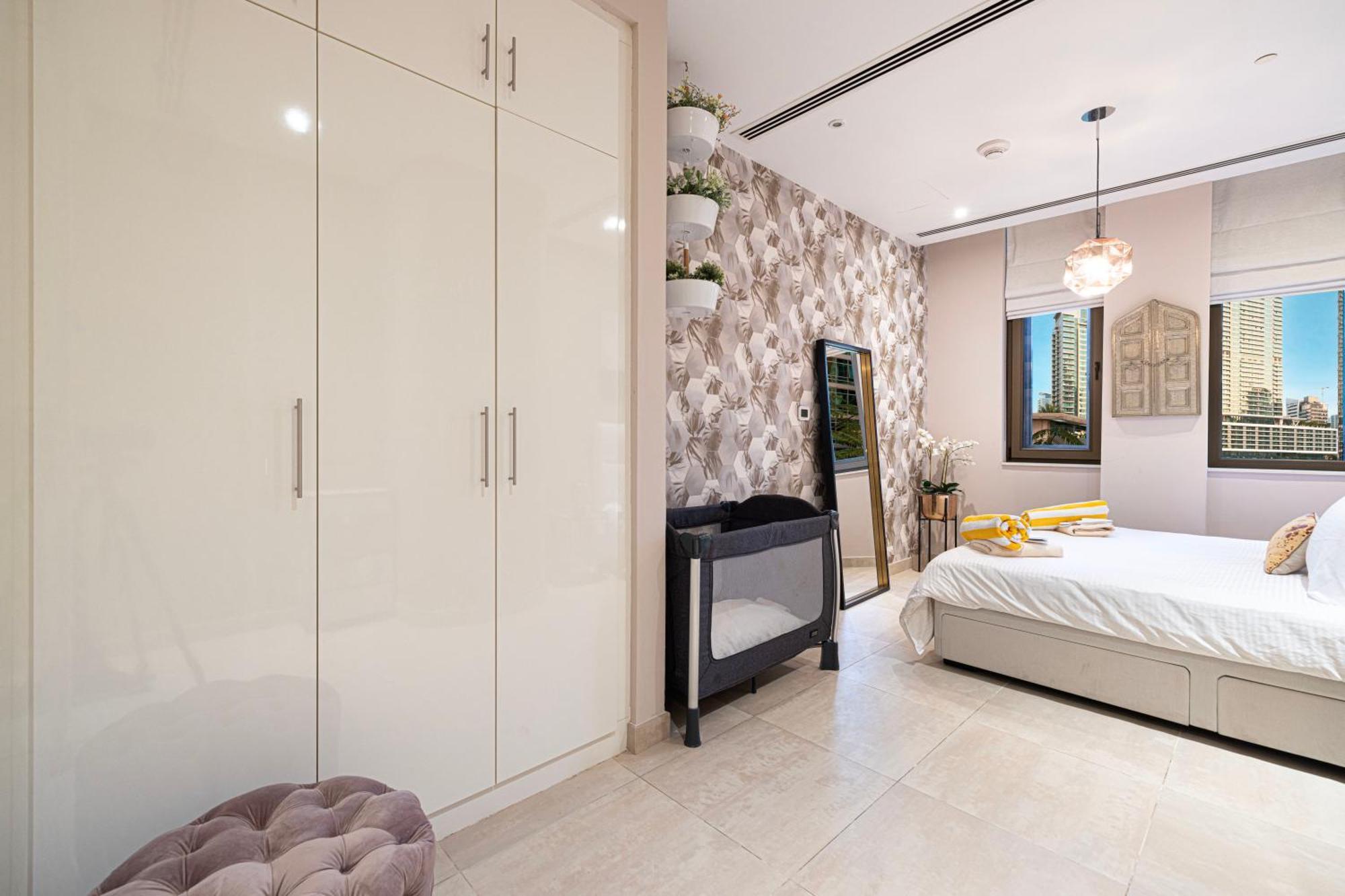 Koyo In The Heart Of Jbr - 3bdr Apartment