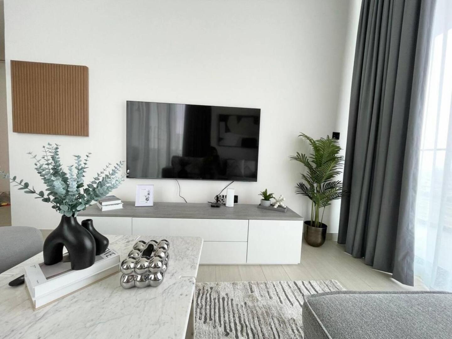 Premium 2br With Private Pool In Jvc