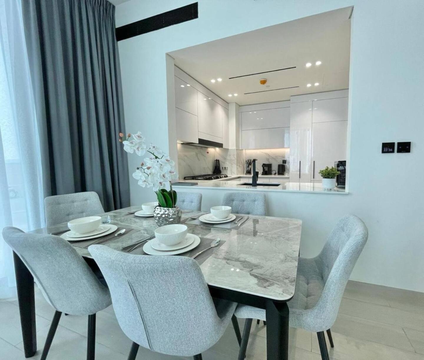 Premium 2br With Private Pool In Jvc