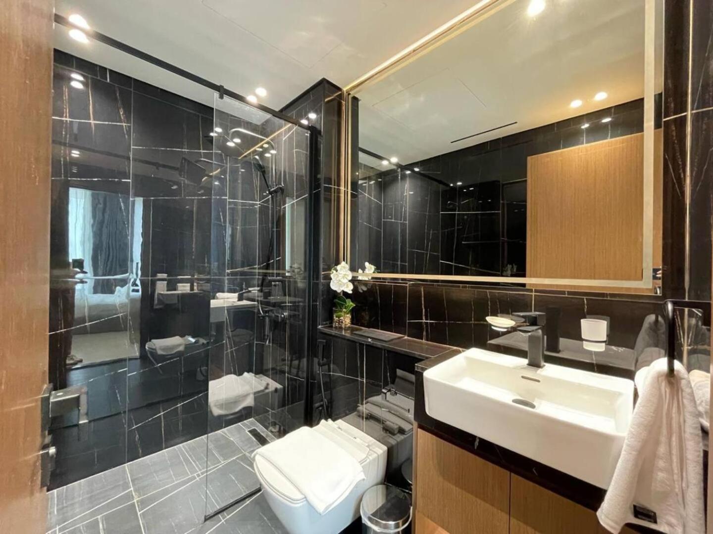 Premium 2br With Private Pool In Jvc