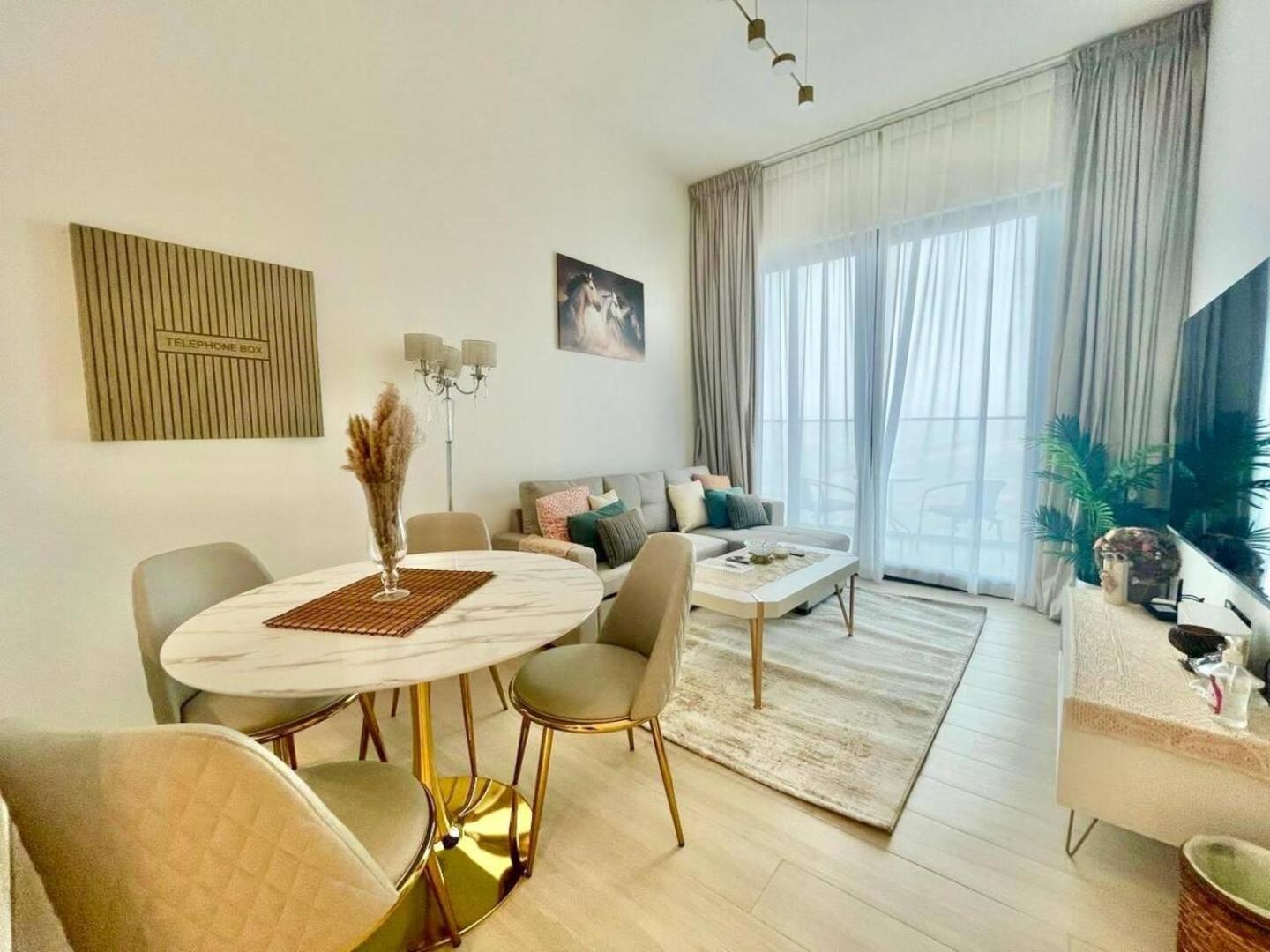 Chic 1br In Jvc With Free Use Of Pool And Gym *
