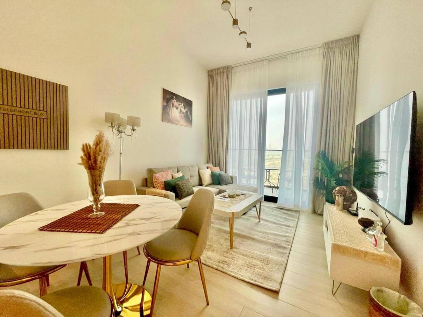 Apartment Chic 1br In Jvc With Free Use Of Pool And Gym *