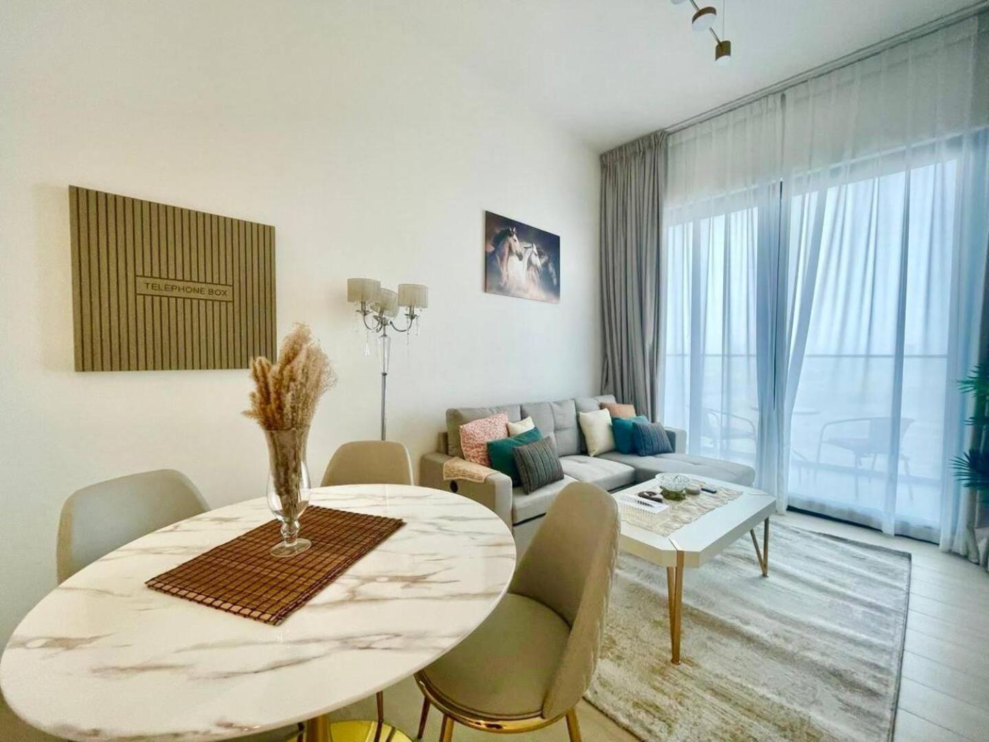 Chic 1br In Jvc With Free Use Of Pool And Gym Apartment Dubai