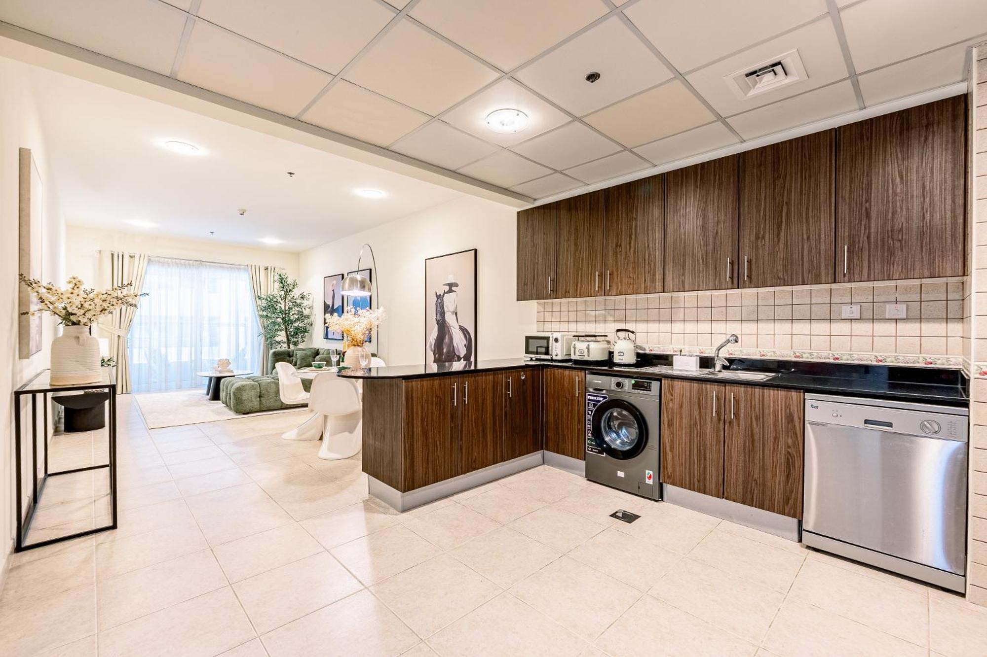 Fabulous 1br In Marina Near With Sea Views Dubai
