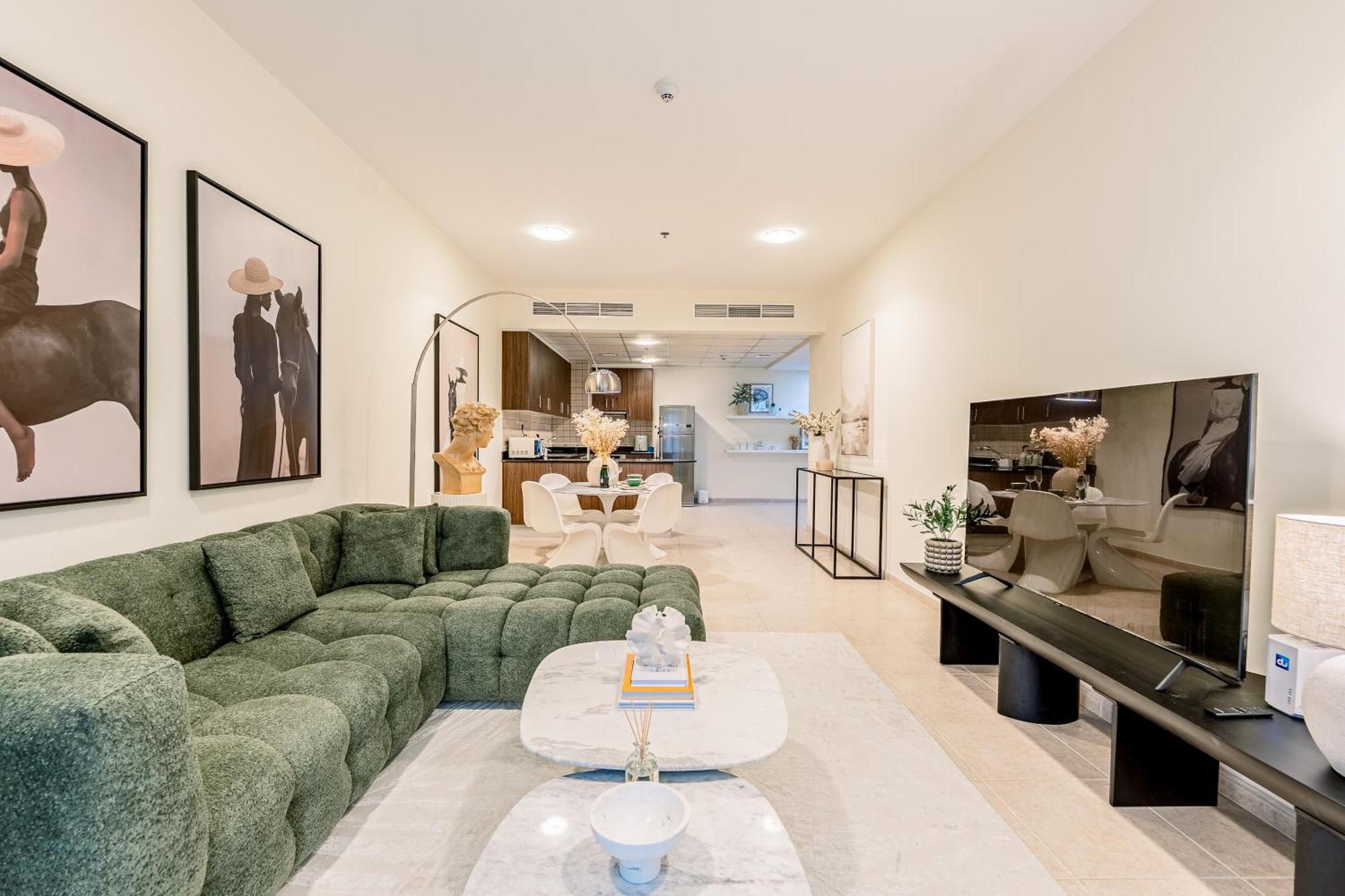 Apartment Fabulous 1br In Marina Near With Sea Views