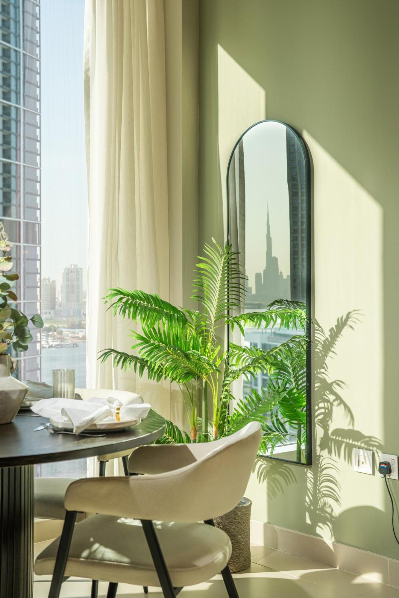 Creek Island Retreat With Balcony, Pool & Gym Apartment Dubai